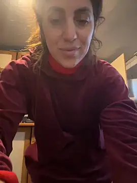 EmaSkyes online show from December 1, 2:18 pm