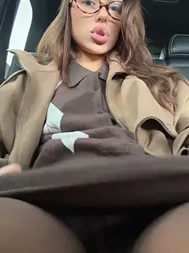 Leila Brooklyn online show from April 26, 10:23 am