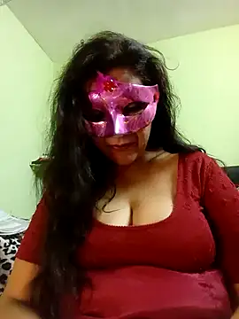 Snapshot of DesiMuffin chatting on February 8, 11:55 am DesiMuffin online show from February 8, 11:55 am