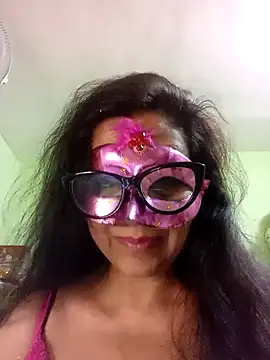 Snapshot of DesiMuffin chatting on February 9, 3:53 am DesiMuffin online show from February 9, 3:53 am