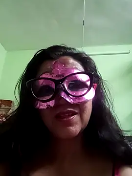 Snapshot of DesiMuffin chatting on September 27, 7:53 pm DesiMuffin online show from September 27, 7:53 pm