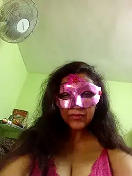 Snapshot of DesiMuffin chatting on January 27, 2:31 am DesiMuffin online show from January 27, 2:31 am