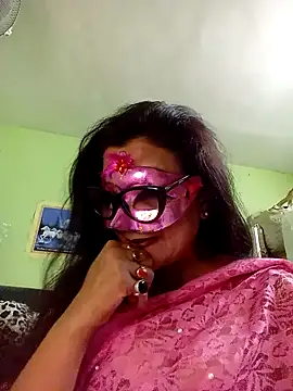 Snapshot of DesiMuffin chatting on February 1, 10:26 am DesiMuffin online show from February 1, 10:26 am