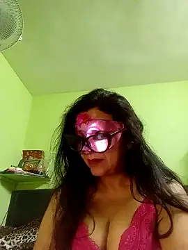 Snapshot of DesiMuffin chatting on February 10, 9:15 pm DesiMuffin online show from February 10, 9:15 pm