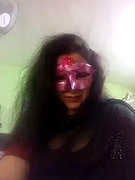Snapshot of DesiMuffin chatting on February 19, 1:40 am DesiMuffin online show from February 19, 1:40 am