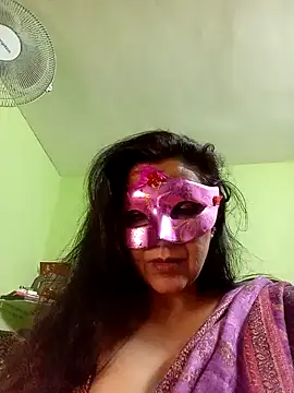 Snapshot of DesiMuffin chatting on January 31, 8:54 pm DesiMuffin online show from January 31, 8:54 pm