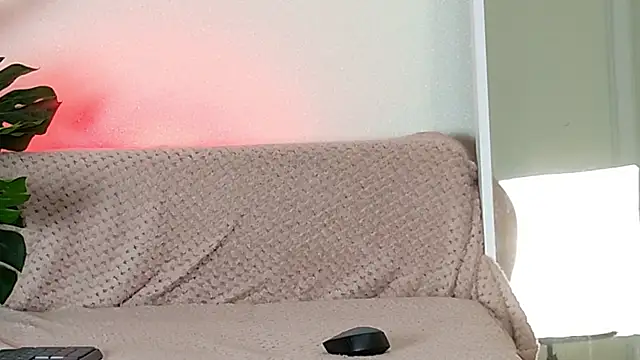 Snapshot of BelleSkye chatting on May 18, 4:07 am BelleSkye online show from May 18, 4:07 am