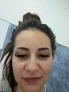 BelleSkye online show from March 15, 6:21 pm