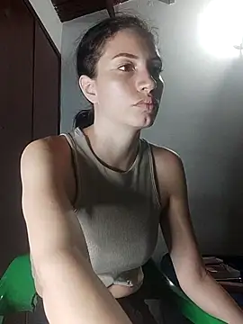 Snapshot of aurelialux chatting on February 24, 10:25 pm aurelialux online show from February 24, 10:25 pm