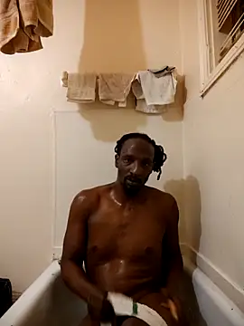 Snapshot of DaBishoo chatting on December 18, 2:27 am DaBishoo online show from December 18, 2:27 am