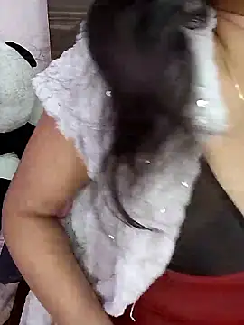 Snapshot of kaamuk_shweta chatting on November 13, 5:33 am kaamuk shweta online show from November 13, 5:33 am