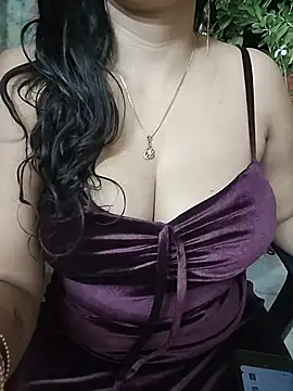 Snapshot of kaamuk_shweta chatting on May 15, 5:44 pm kaamuk shweta online show from May 15, 5:44 pm