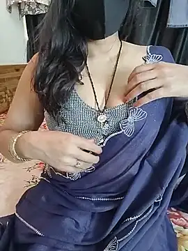 Snapshot of kaamuk_shweta chatting on July 18, 3:15 am kaamuk shweta online show from July 18, 3:15 am