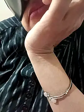 kaamuk shweta online show from December 15, 6:47 pm