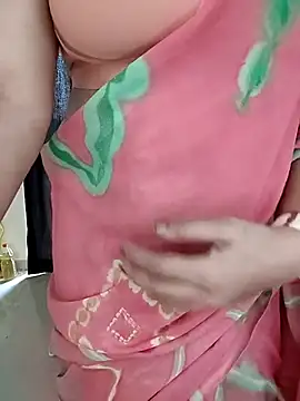 Snapshot of kaamuk_shweta chatting on November 23, 5:28 am kaamuk shweta online show from November 23, 5:28 am