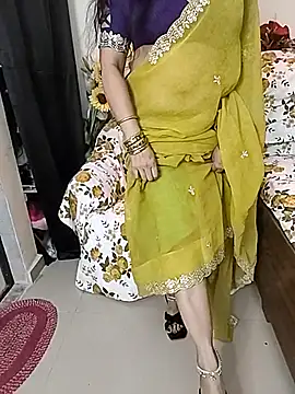 Snapshot of kaamuk_shweta chatting on May 5, 6:38 am kaamuk shweta online show from May 5, 6:38 am