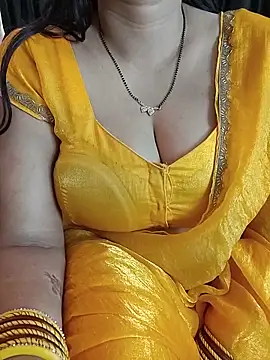 Snapshot of kaamuk_shweta chatting on May 21, 8:23 am kaamuk shweta online show from May 21, 8:23 am