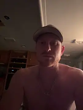 bigred0808 online show from April 1, 7:31 am