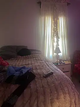 bigred0808 online show from December 3, 7:24 pm