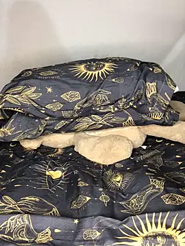 aisha-sajady online show from April 16, 9:39 pm