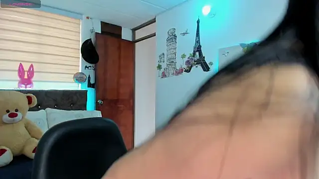 Luxxur69 online show from April 13, 3:27 pm