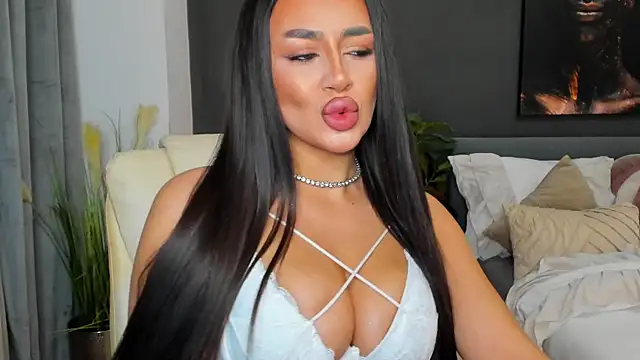 Sonia  Rey online show from March 18, 11:37 pm