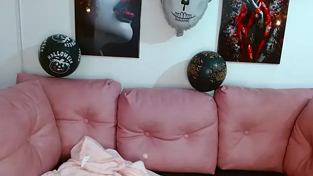 Snapshot of hinataleecs chatting on October 14, 8:53 pm hinataleecs online show from October 14, 8:53 pm