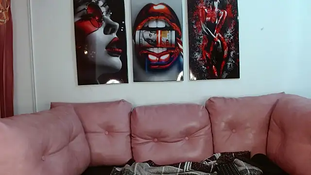 Snapshot of hinataleecs chatting on October 5, 2:08 pm hinataleecs online show from October 5, 2:08 pm