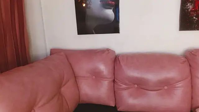 Snapshot of hinataleecs chatting on October 7, 9:38 pm hinataleecs online show from October 7, 9:38 pm