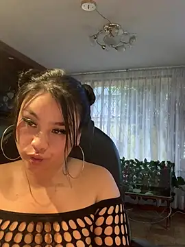 Snapshot of hinataleecs chatting on February 22, 12:29 pm hinataleecs online show from February 22, 12:29 pm