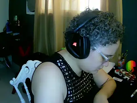 lolalicious 7583 online show from February 4, 4:46 pm