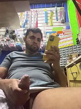 Snapshot of Sheik_z_o chatting on February 9, 9:35 pm Sheik z o online show from February 9, 9:35 pm