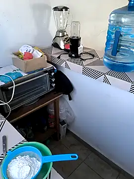 Snapshot of EmpaticBolillo chatting on December 2, 3:47 pm EmpaticBolillo online show from December 2, 3:47 pm