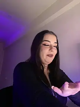 Snapshot of EmaSky chatting on November 2, 6:24 pm EmaSky online show from November 2, 6:24 pm