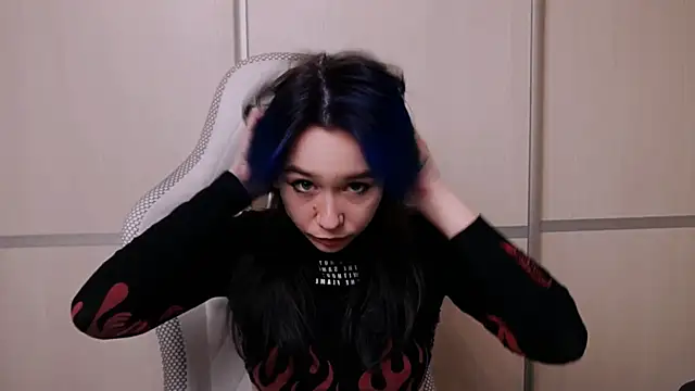Snapshot of Kimiko__ chatting on April 23, 1:24 pm Kimiko online show from April 23, 1:24 pm