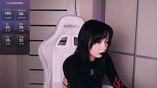 Snapshot of Kimiko__ chatting on June 6, 12:27 am Kimiko online show from June 6, 12:27 am