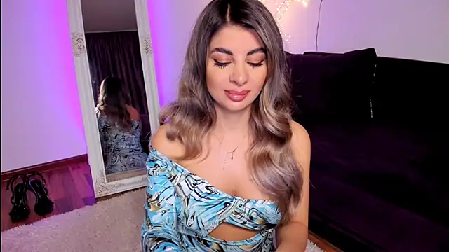 Queenofyouredreams online show from April 18, 10:10 pm