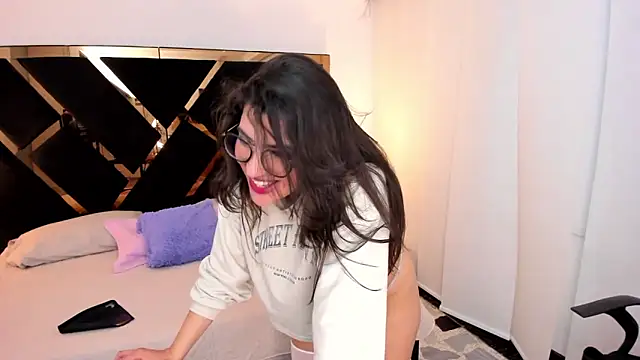 Amelie saenz online show from February 5, 1:58 am