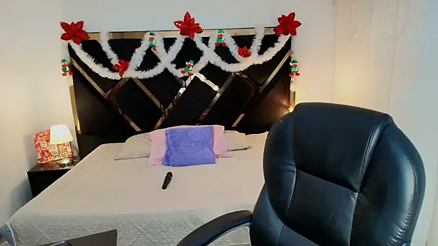 Snapshot of Amelie_saenz chatting on January 5, 7:39 pm Amelie saenz online show from January 5, 7:39 pm