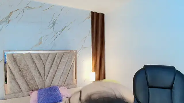 Amelie saenz online show from April 15, 11:49 am