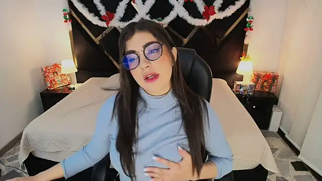 Snapshot of Amelie_saenz chatting on December 16, 9:19 pm Amelie saenz online show from December 16, 9:19 pm