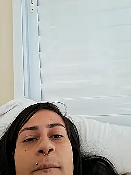 Snapshot of Blue_butterfly chatting on November 23, 6:51 pm Blue butterfly online show from November 23, 6:51 pm