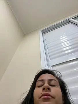 Snapshot of Blue_butterfly chatting on December 4, 2:10 am Blue butterfly online show from December 4, 2:10 am