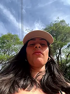 Snapshot of Blue_butterfly chatting on September 28, 6:15 pm Blue butterfly online show from September 28, 6:15 pm