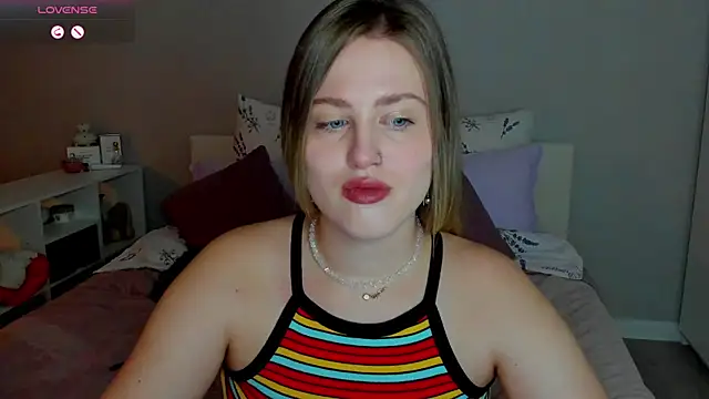  Sarah Soul  online show from October 11, 12:00 am