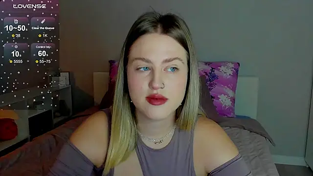  Sarah Soul  online show from September 25, 12:05 am