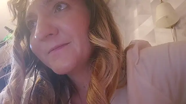 Snapshot of EstrellaWalters chatting on May 26, 12:36 pm EstrellaWalters online show from May 26, 12:36 pm