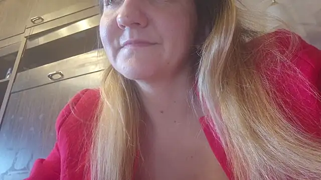 Snapshot of EstrellaWalters chatting on May 20, 1:41 pm EstrellaWalters online show from May 20, 1:41 pm