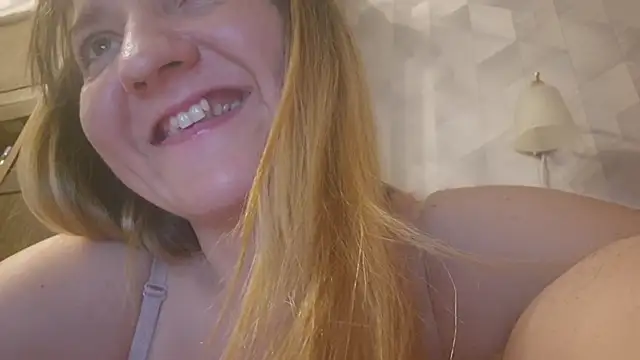 Snapshot of EstrellaWalters chatting on May 19, 4:58 pm EstrellaWalters online show from May 19, 4:58 pm