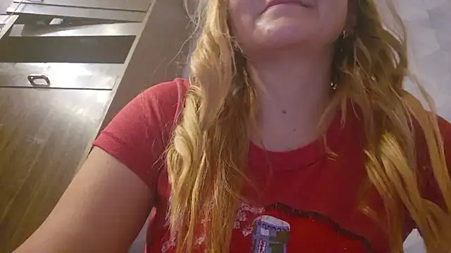 EstrellaWalters online show from November 1, 4:45 pm